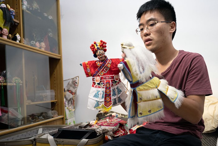 Tradition in the Palm of Your Hand: Young Performers Preserve Taiwanese <i>Bodehi</i> Glove Puppetry