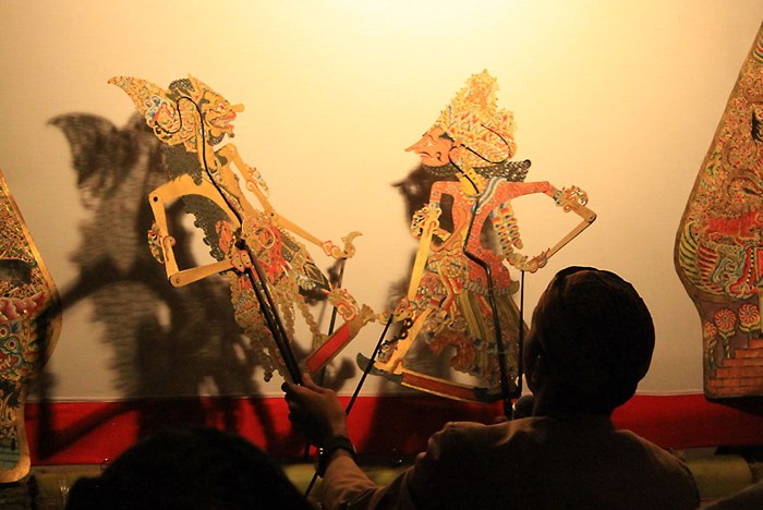 In Javanese <i>Wayang Kulit</i> and Contemporary Shadow Puppetry, the Medium Is the Message